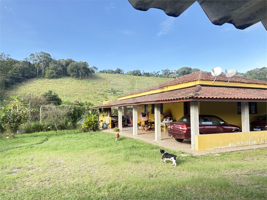 Sítio à venda com 3 quartos, sendo 1 suíte, no Centro, Guararema, SP