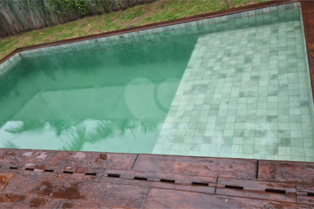Casa à venda com 4 quartos, sendo 2 suítes, no condomínio Swiss Park, São Bernardo do Campo - SP