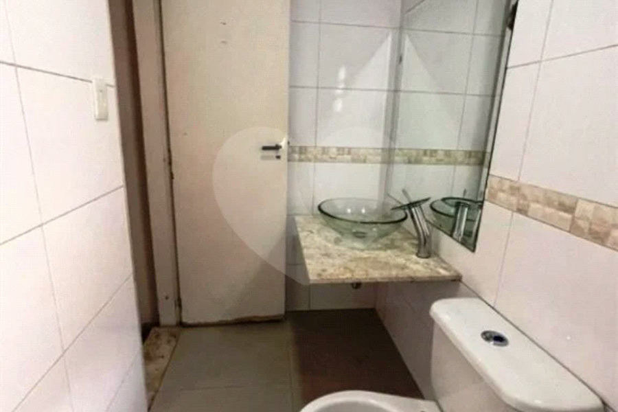 Sobrado à venda com 3 quartos, sendo 1 suíte, em Jardim Rosa de Franca, Guarulhos, SP