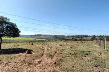 Sítio à venda com 2 suítes em Buru, Salto, SP