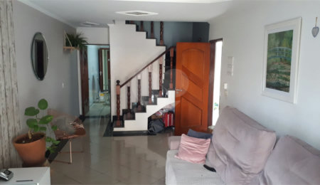 Casa à venda com 3 quartos, sendo 2 suítes,  em Vila Rosália, Guarulhos, SP
