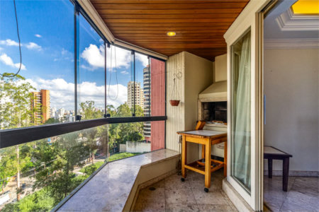 Apartamento à venda com 3 quartos, sendo 2 suítes,  em Vila Andrade, São Paulo, SP