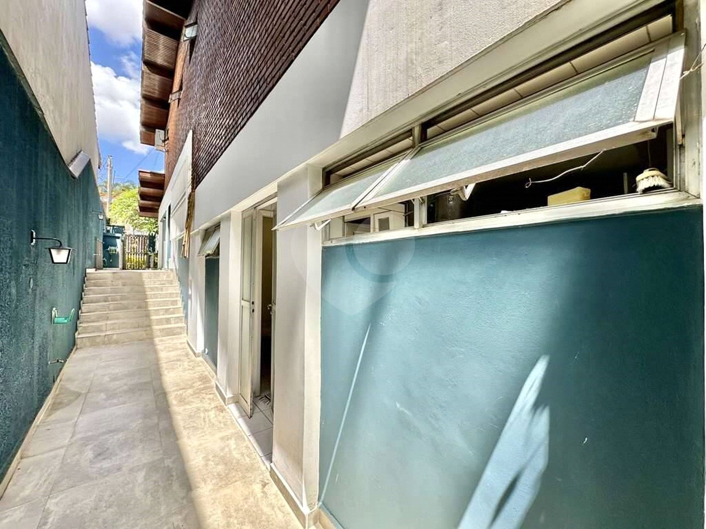 Sobrado à venda com 4 quartos, sendo 2 suítes, em Jardim Jussara, São Paulo, SP