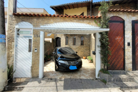 Sobrado à venda com 3 quartos, sendo 1 suíte, em Vila dos Remédios, São Paulo, SP