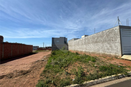 Terreno com 168m2, á venda, em Ibaté.