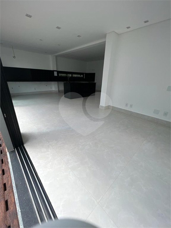 Casa à venda com 4 quartos, sendo 2 suítes, no condomínio Swiss Park, São Bernardo do Campo - SP