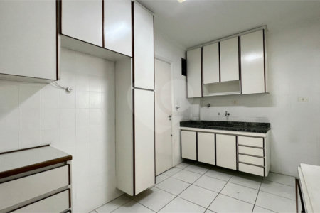 Apartamento à venda com 3 quartos, sendo 1 suíte, em Pinheiros, São Paulo, SP