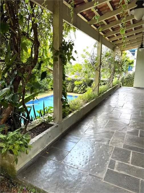 Sobrado à venda com 5 quartos, sendo 3 suítes, em Jardim Leonor, São Paulo, SP