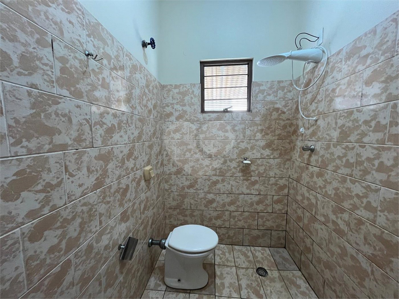 Casa à venda com 1 suíte em Vila Carolina, Itapetininga, SP