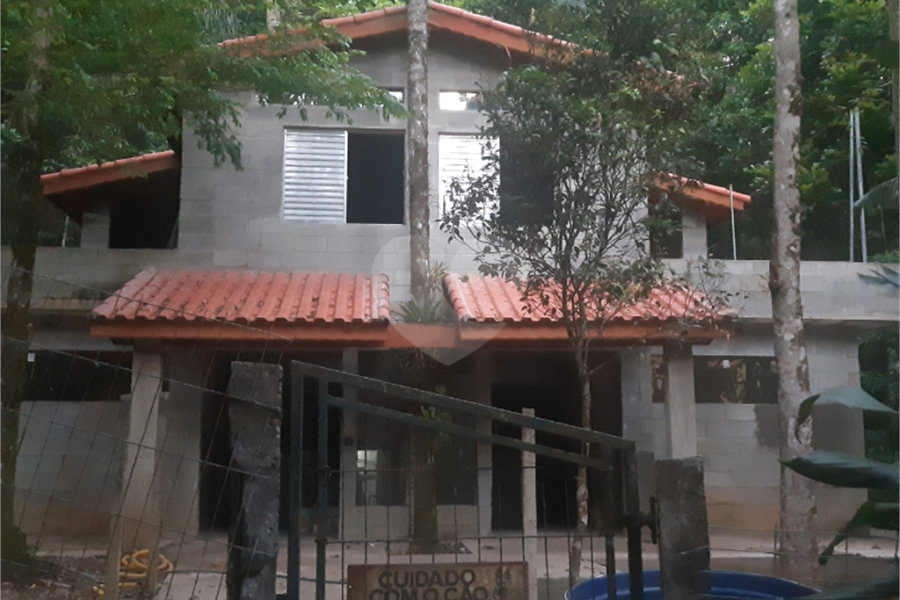 Casa à venda com 3 quartos no condomínio Champs Elysees Village, Mairiporã - SP