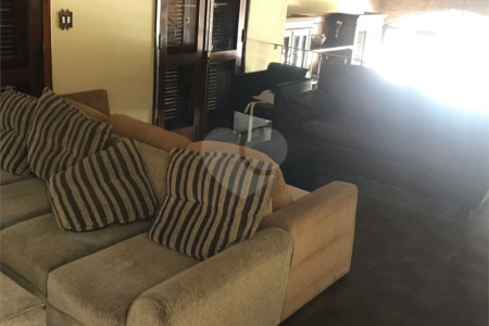 Casa à venda ou para alugar com 4 quartos, sendo 1 suíte, em Chácaras Leão, Votorantim, SP