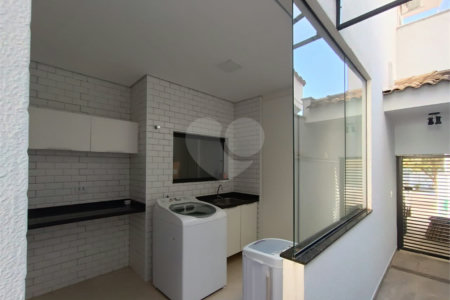 Casa à venda com 3 suítes no condomínio Granja Deolinda, Sorocaba - SP