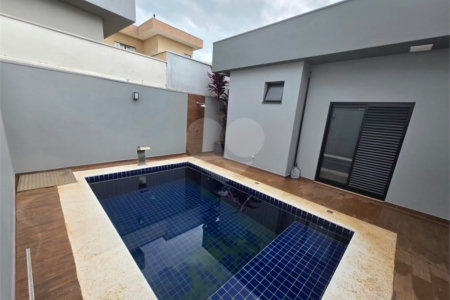 Casa térrea no Village Damha IV 3 quartos e piscina.