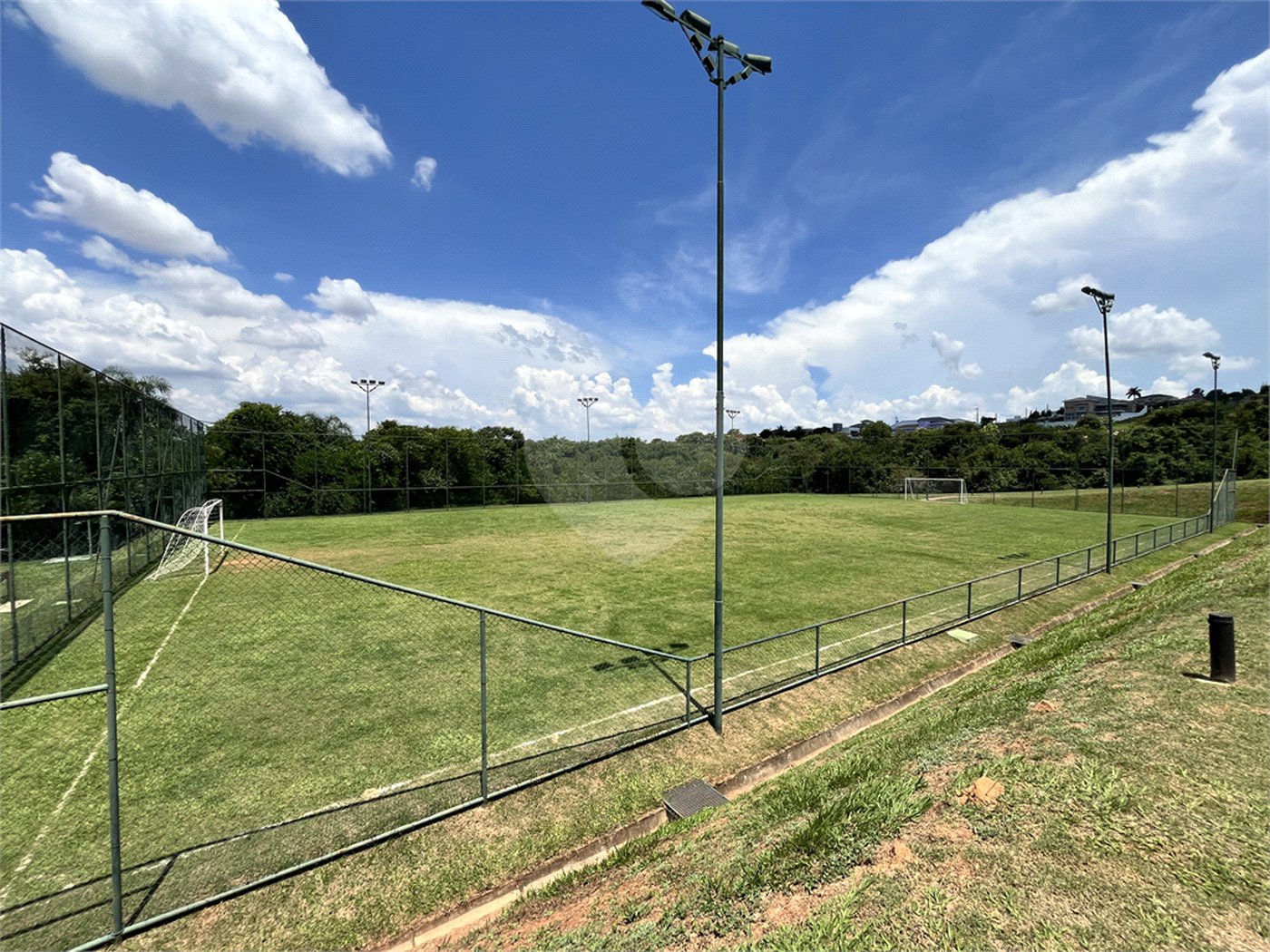 Terreno à venda no condomínio Residencial Saint Charbel, Araçoiaba da Serra - SP