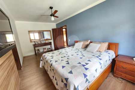 Casa à venda com 7 quartos, sendo 1 suíte, em Condomínio Flamboyant-b, Atibaia, SP