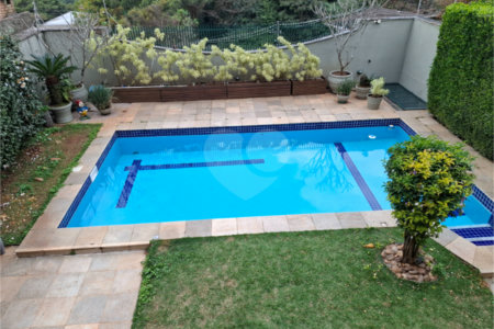 Sobrado à venda com 4 quartos, sendo 2 suítes,  em Jardim Leonor, São Paulo, SP