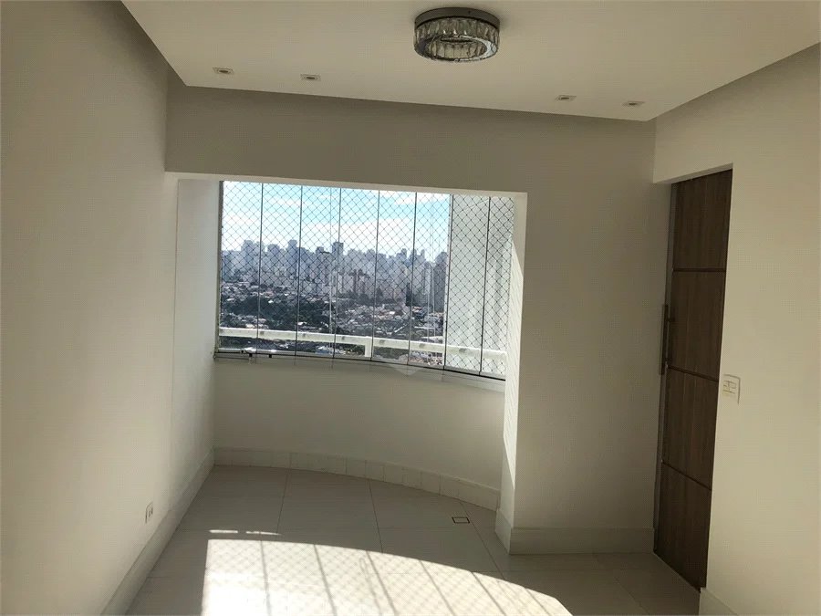 Lindo Apartamento com Varanda integrada