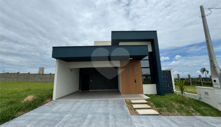 Casa à venda com 3 quartos, sendo 1 suíte,  no condomínio Residencial Villeneuve, São Carlos - SP