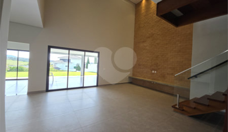 Casa à venda com 3 suítes no condomínio Village Ipanema I, Araçoiaba da Serra - SP
