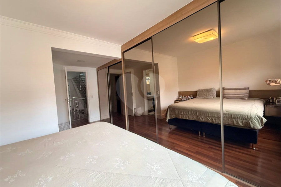 Casa à venda com 4 quartos, sendo 2 suítes, no condomínio Florada da Serra, São Paulo - SP