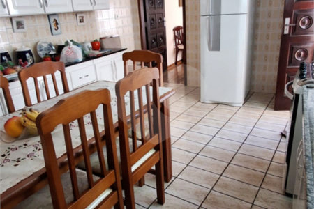 Casa à venda com 3 quartos em Jaraguá, São Paulo, SP