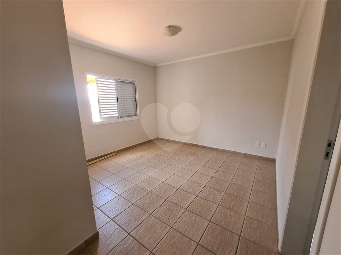 Casa à venda com 3 quartos, sendo 2 suítes, no condomínio Terras de São Francisco, Vinhedo - SP