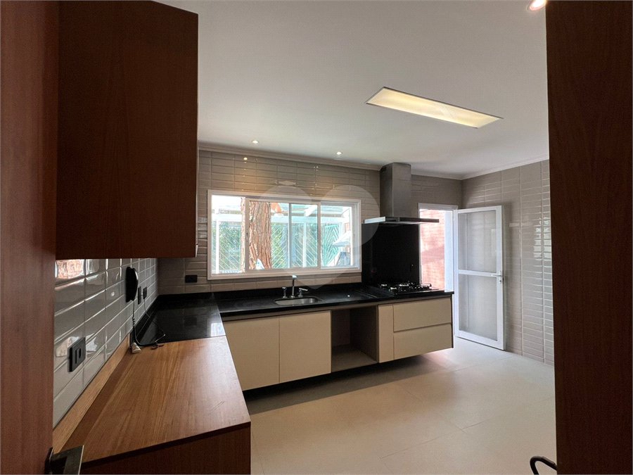 Casa para alugar com 3 quartos, sendo 1 suíte, no condomínio Res Villeneuve, São Paulo - SP