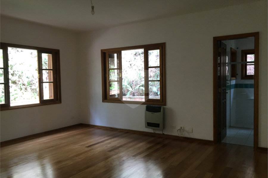 Casa à venda com 5 quartos, sendo 4 suítes,  no condomínio Cantareira, Mairiporã - SP