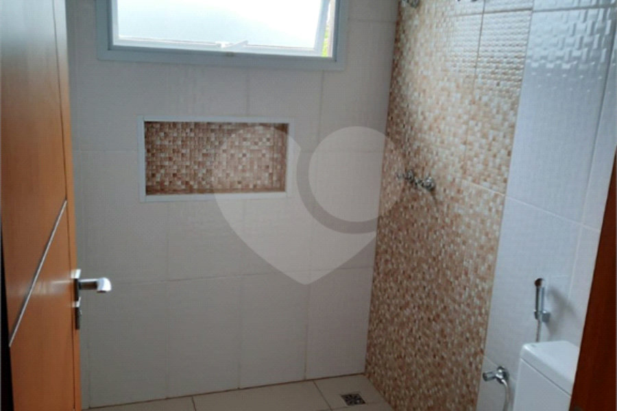 Casa à venda com 4 quartos, sendo 2 suítes, no condomínio Parque das Garças, Atibaia - SP
