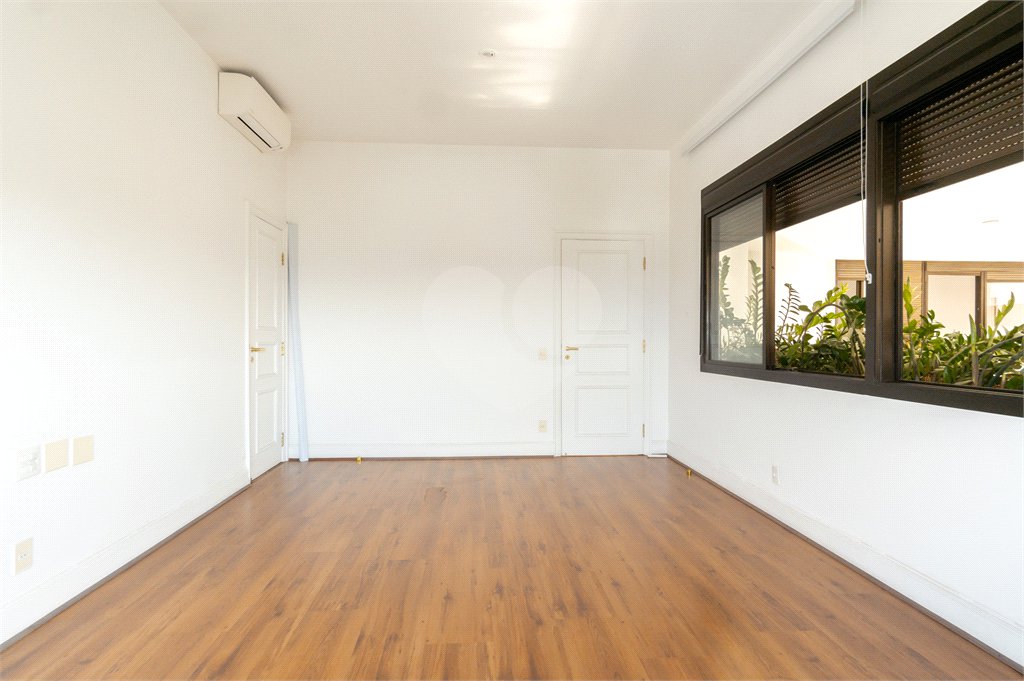 Duplex à venda com 6 quartos, sendo 4 suítes, em Alto de Pinheiros, São Paulo, SP