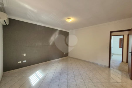 Sobrado à venda com 3 quartos, sendo 1 suíte,  em Vila Fiat Lux, São Paulo, SP