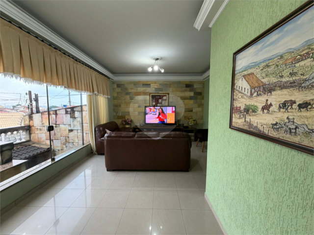 Sobrado à venda com 4 quartos, sendo 2 suítes,  em Vila Medeiros, São Paulo, SP