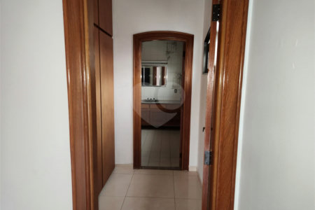 Sobrado à venda ou para alugar com 4 quartos, sendo 2 suítes, no Centro, Araraquara, SP