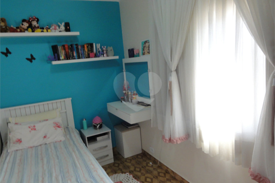 Sobrado à venda com 6 quartos, sendo 4 suítes, em Tremembé, São Paulo, SP