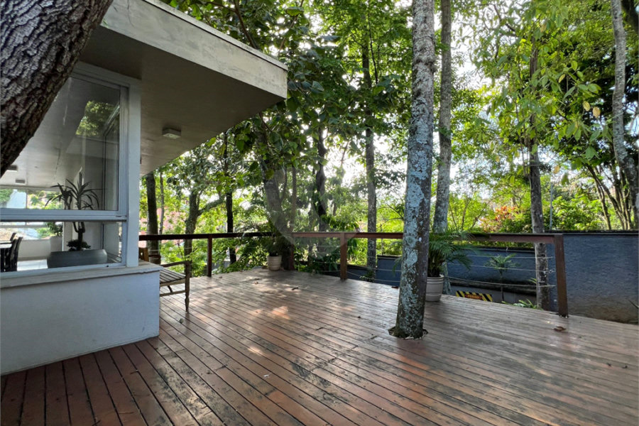 Casa à venda com 4 quartos, sendo 3 suítes,  no condomínio Domus, São Paulo - SP