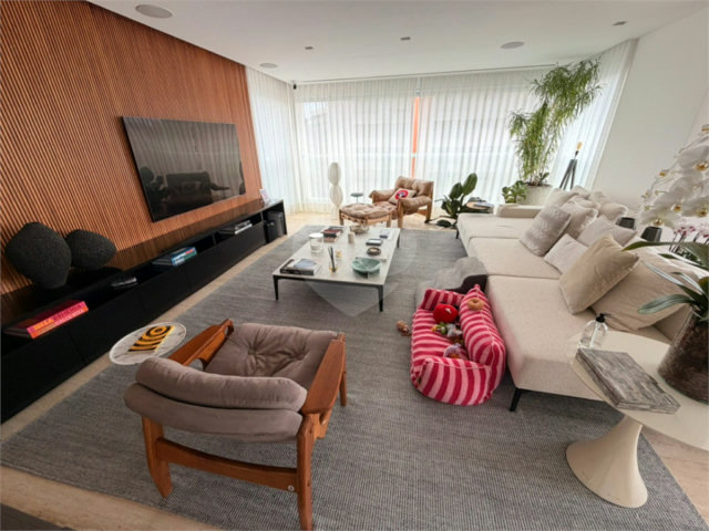 Apartamento à venda com 2 suítes em Vila Olímpia, São Paulo, SP