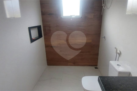 Casa à venda com 3 suítes no condomínio Riviera dos Pássaros, Joanópolis - SP