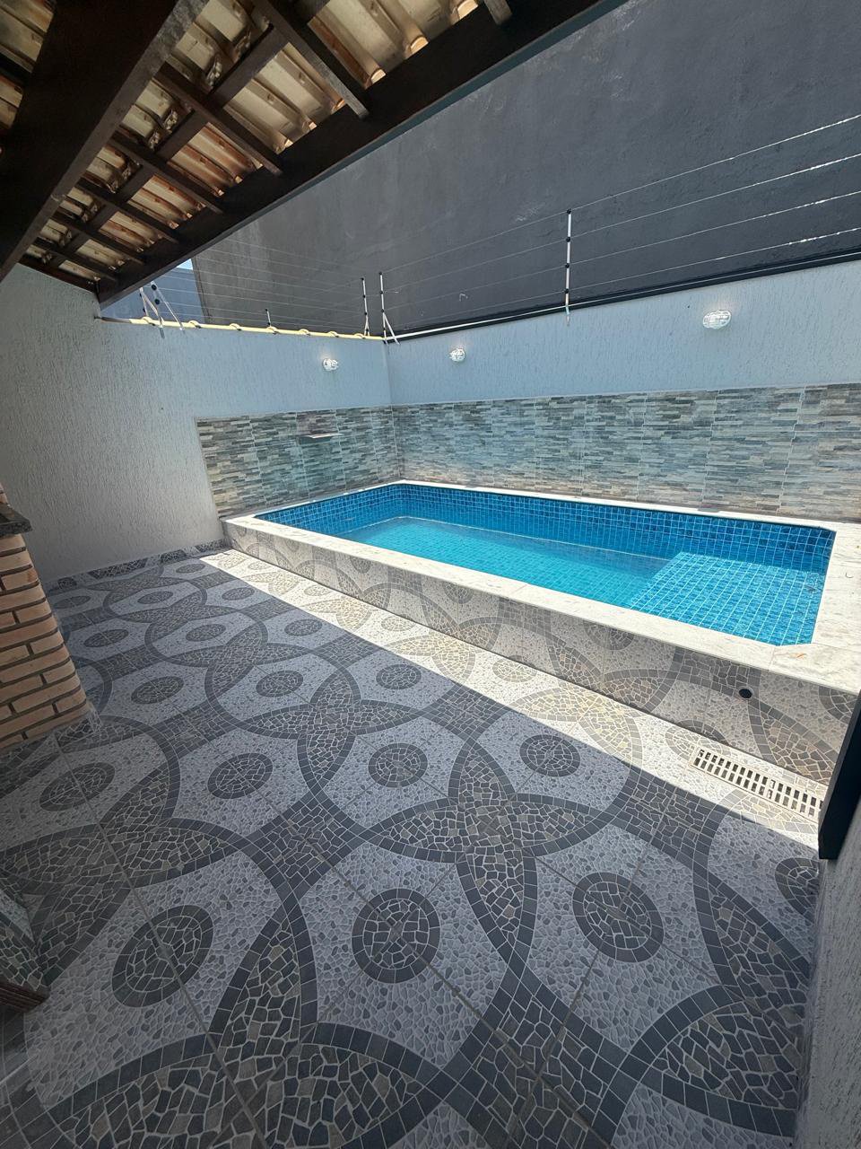 🏖️ Oportunidade Imperdível em Itanhaém – Casa com Piscina à Venda!