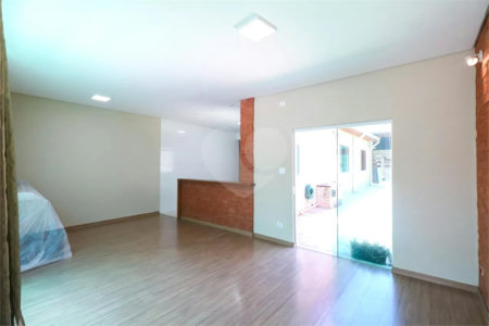 Casa à Venda em São Caetano do Sul com 188 m², 2 Vagas e Churrasqueira.