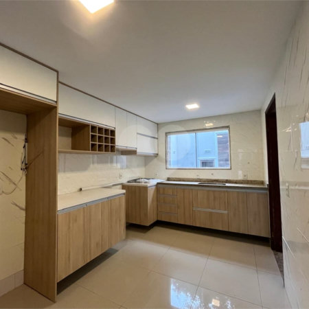 Casa à venda com 3 quartos, sendo 2 suítes, no condomínio Notting Hill - Campo Grande, Rio de Janeiro - RJ
