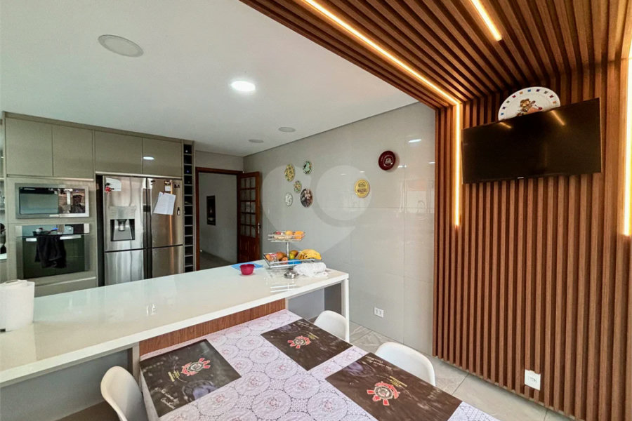 Casa à venda com 4 quartos, sendo 3 suítes, no condomínio Tremembé, São Paulo - SP