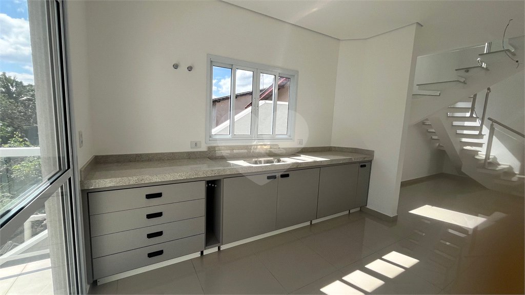 Sobrado à venda ou para alugar com 3 suítes em Vila Thais, Atibaia, SP
