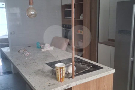 Sobrado à venda ou para alugar com 3 quartos em Baeta Neves, São Bernardo do Campo, SP