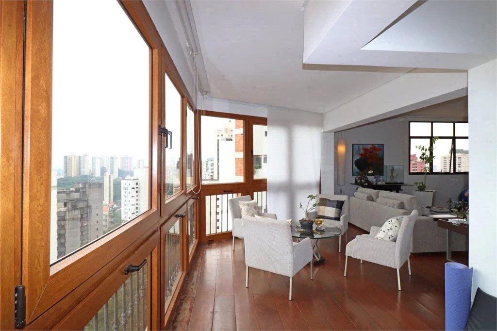 Apartamento à venda com 3 suítes em Vila Suzana, São Paulo, SP