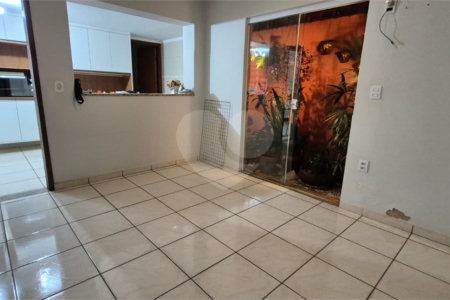 Casa à venda com 3 quartos em Jardim do Carmo, Araraquara, SP