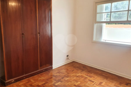 Casa à venda com 3 quartos, sendo 1 suíte, em Santo Amaro, São Paulo, SP
