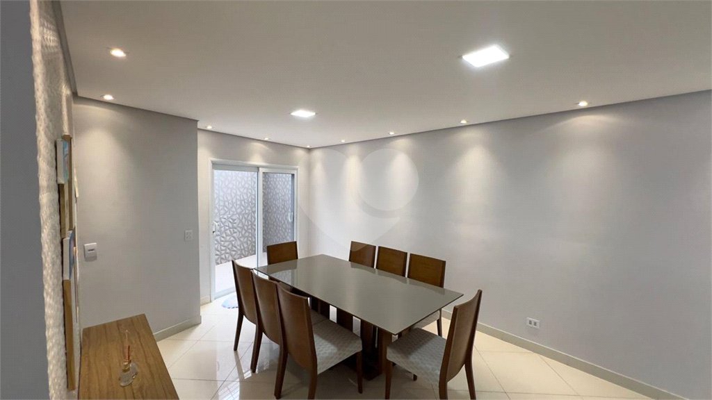 Casa à venda com 3 quartos, sendo 1 suíte,  no condomínio Jardim das Flores, Sorocaba - SP