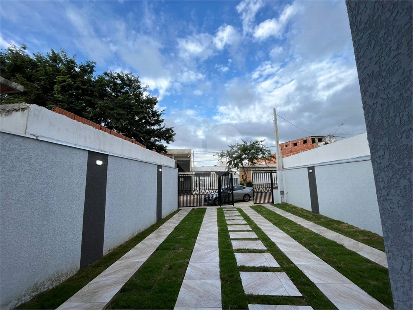 Casa de Vila à venda com 2 quartos, sendo 1 suíte,  em Jardim das Orquídeas, Sorocaba, SP