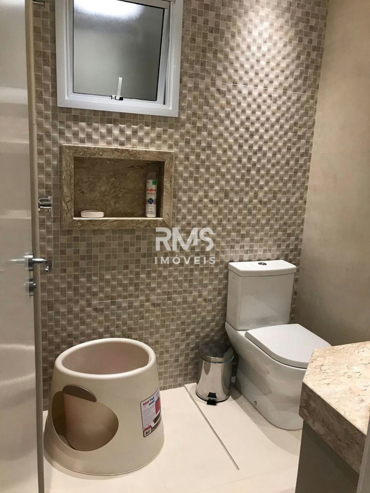 Belíssimo à venda com 3 quartos, sendo 1 suíte, no condomínio Residencial Ilhas Mediterrâneo, Itu - SP