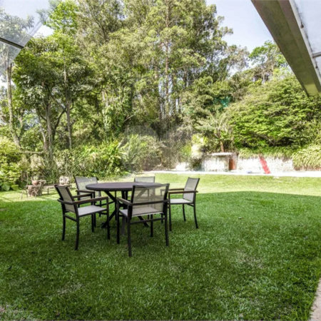 Casa de Vila à venda com 5 quartos, sendo 4 suítes, em Jardim Morumbi, São Paulo, SP